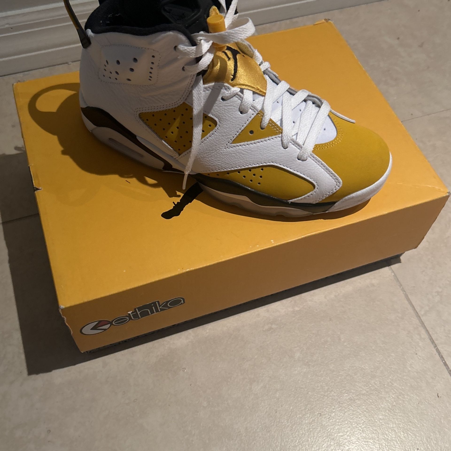 Jordan 6 Retro