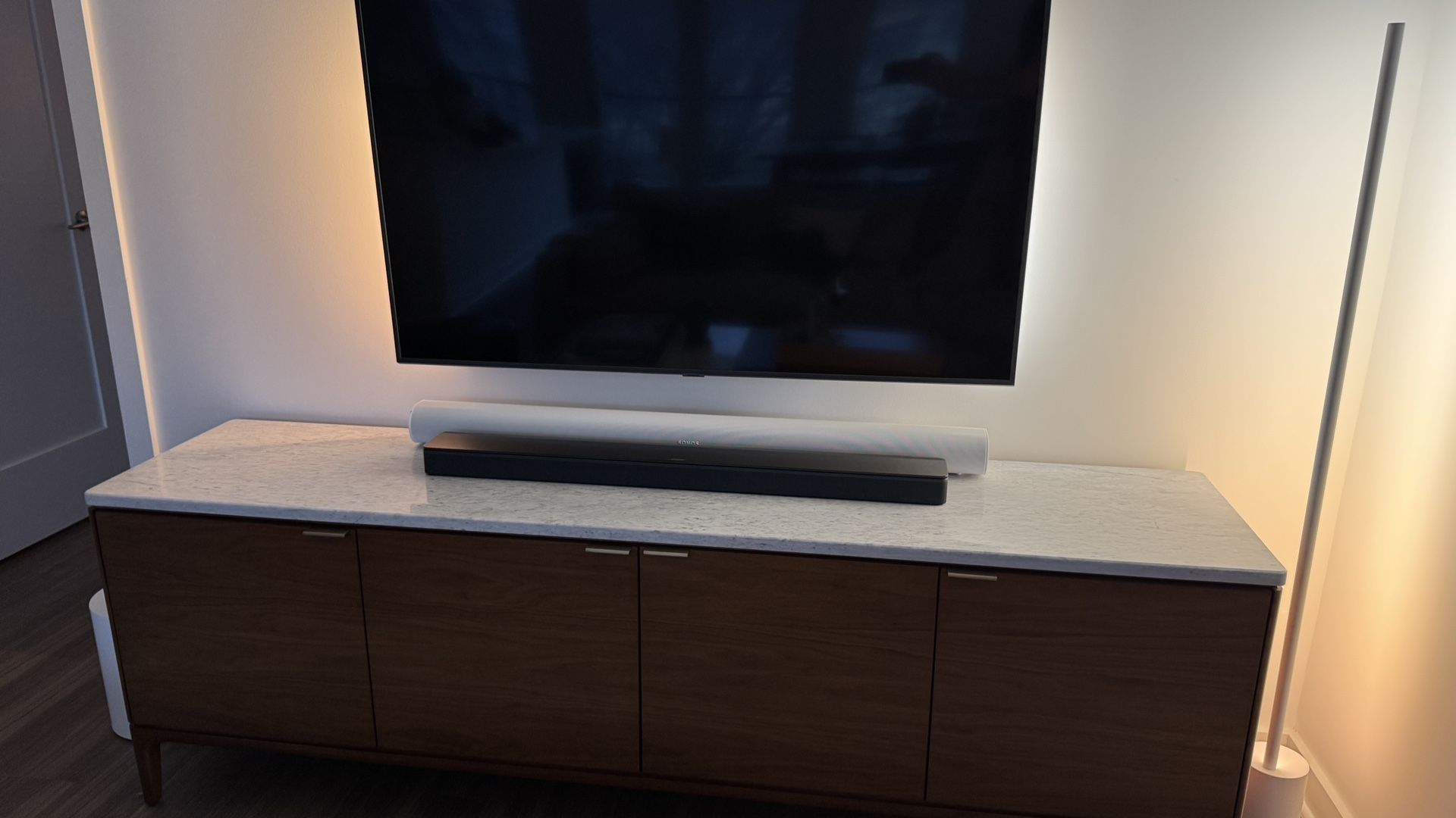 Bose Soundbar 700 & Bose Acoustimass 300 Bass Module 700