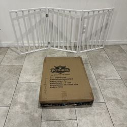 Freestanding Pet Gate / Pet Fence