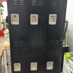 Locker With 6 Doors