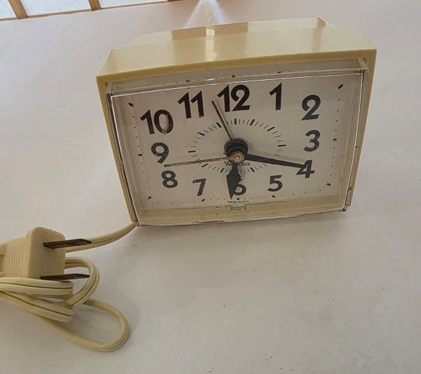 Westclox Vintage Electric Alarm Clock Antique White