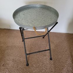 Foldable Rustic Metal Round Table Coffee Table End Table