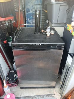 Danby Kegerator ÐKC645BLS