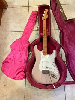 Squier Classic Vibe Stratocaster (Mint) w/ Gator Hardshell Case