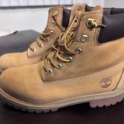 Women’s Timberland Shoes Size 7M