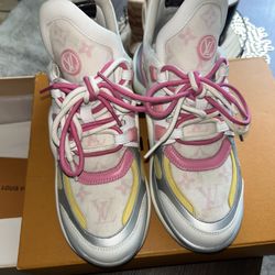 Woman’s Louis Vuitton Shoes! 