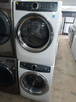 Electrolux stackable front load washer and dryer set - Free delivery