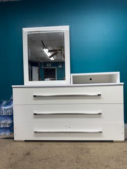 mirrored cabinet