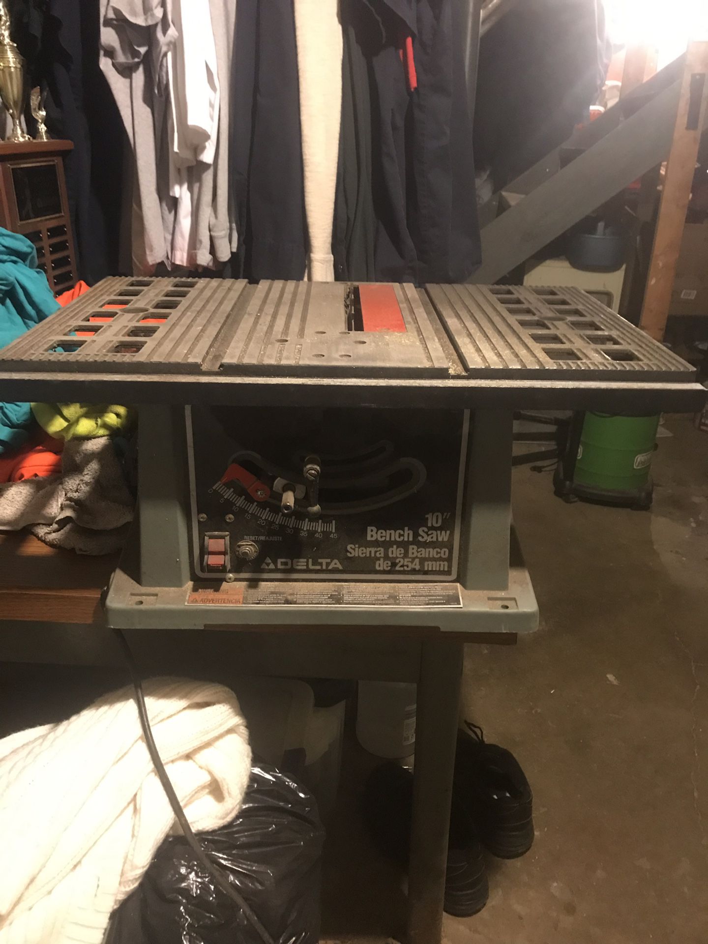Delta table saw 10 inch