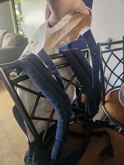 Baby/ toddler carrier