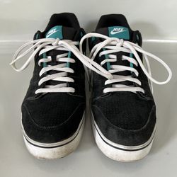 NIKE RUCKUS SUEDE LOW BLACK GREEN SKATEBOARD SNEAKERS 395770-013 SIZE 13  