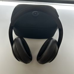 Beats Studio Pro 