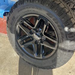 Rings Tires 275 65 18.