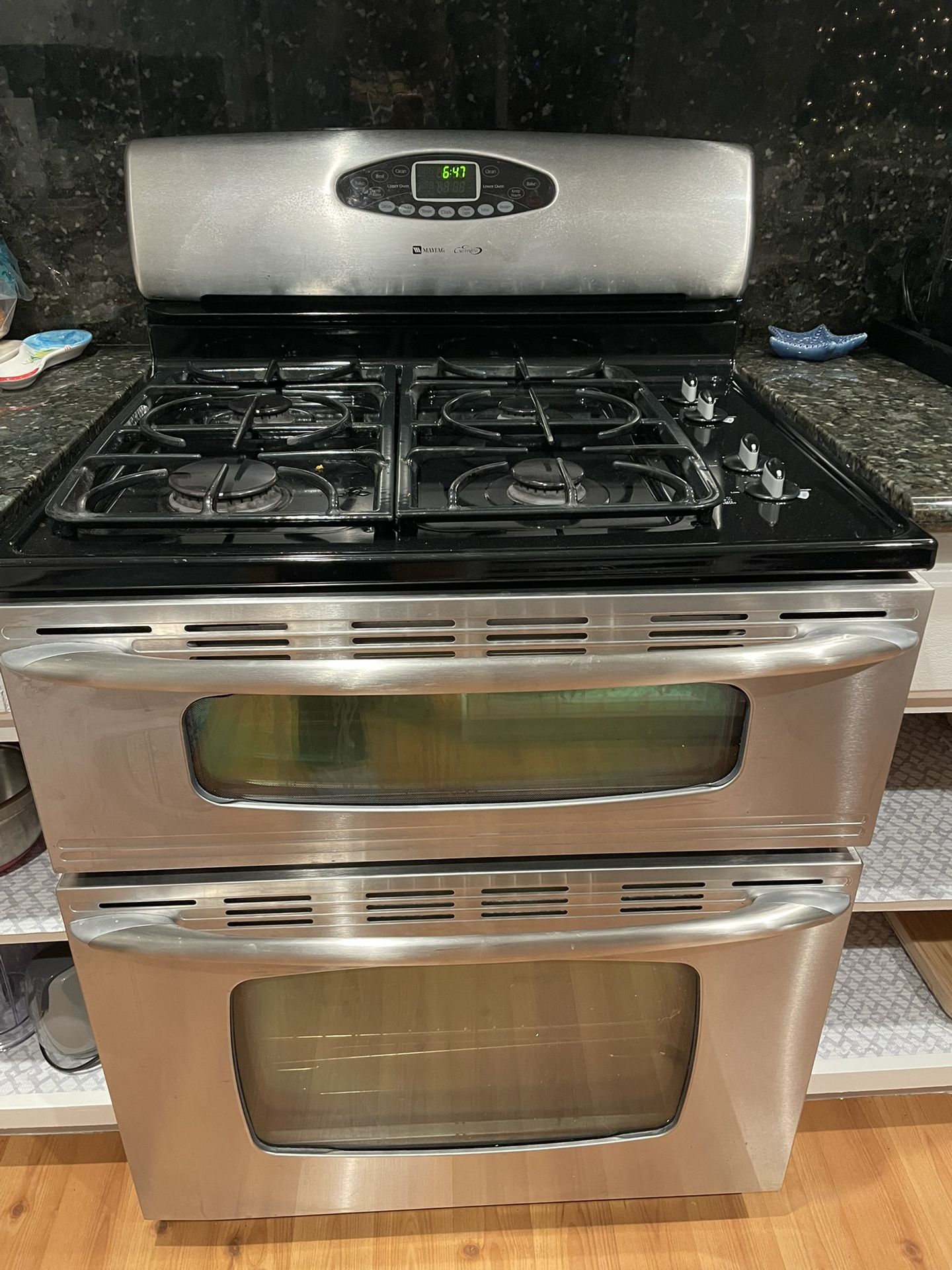 MAYTAG 4 Gas Burner Stove Top With Double Oven 300 OBO