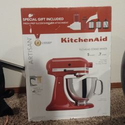 BRAND NEW KITCHEN AID 5.7 TILT-HEAD STAND MIXER