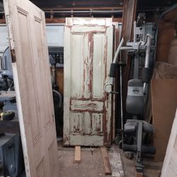 Antique Victorian dcirca 1900.
 31 and a 1/2 inches by 79 inches.