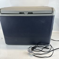 Coleman PowerChill Model 5644 Iceless Cooler 12V Thermoelectric 30 Qt.