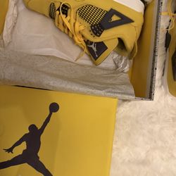 Air Jordan 4 Lightning Size 10/5