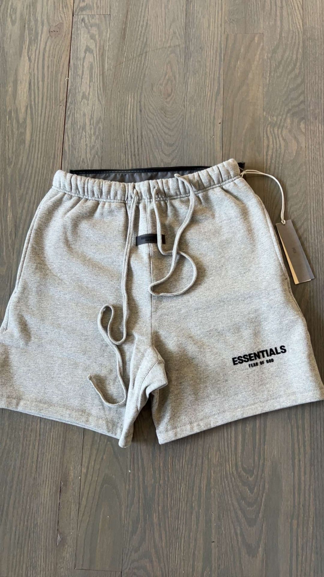 Essentials Fear of God Shorts – Dark Oatmeal (Medium)