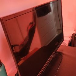  Hisense 32h3e TV / Remote 