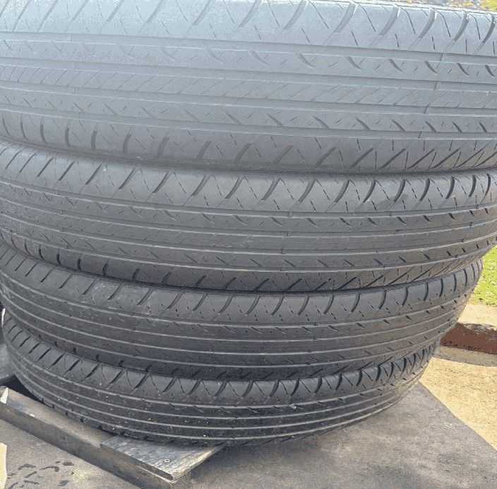 255 50 20 MILESTAR EDGE SET OF 4 USED WITH 80% TREAD REMAINING.