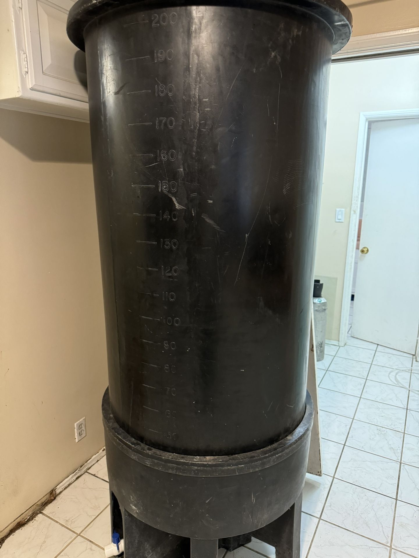 Black 200 Gal Reservoir
