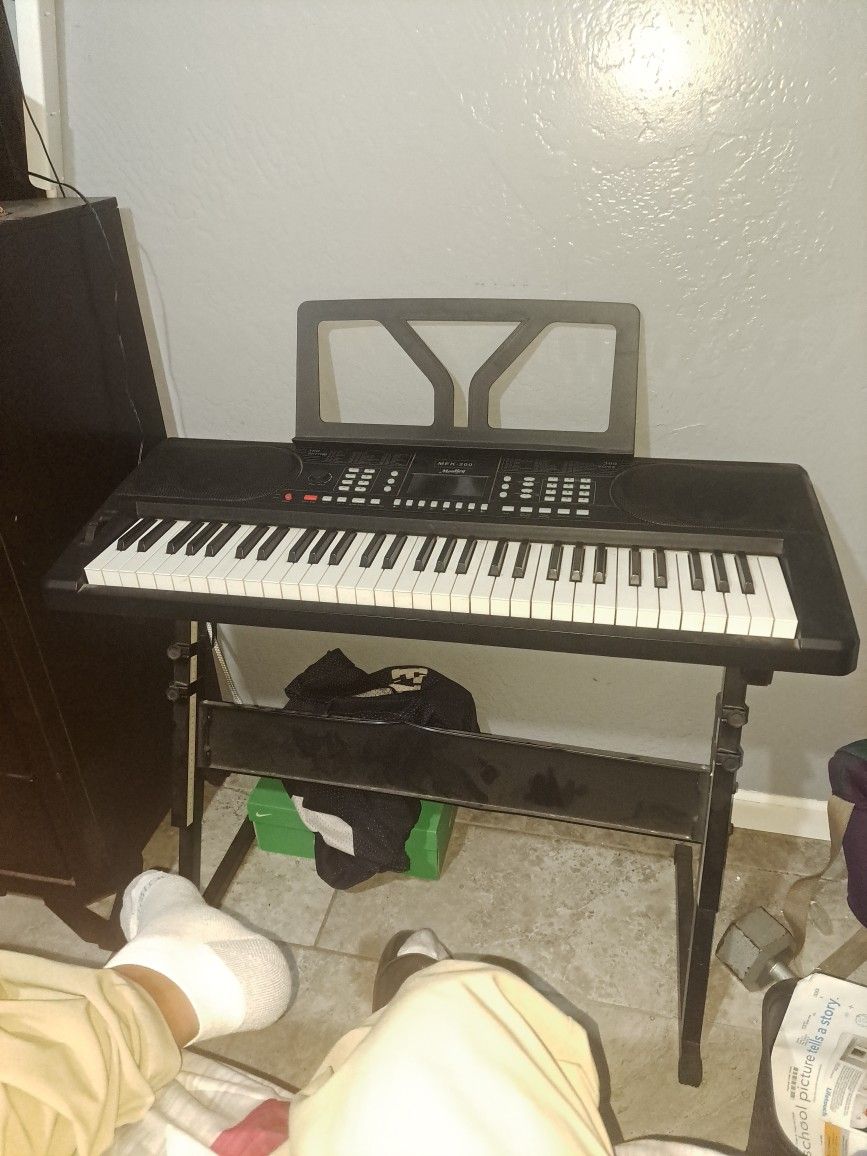 MEK 200 MOUKEY digital Piano (Pick Up) (Willing To Make An Offer)