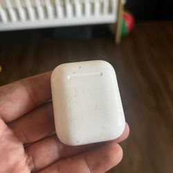 Apple AirPods 2nd Gen Charging Case