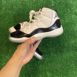 2018 Jordan Concord 11s size 4Y USED