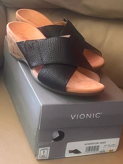 VIONIC BLACK LEATHER SHOES
