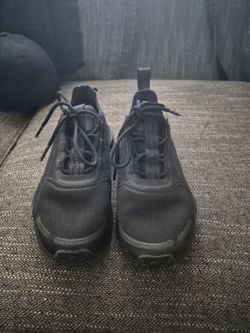 Kids Adidas all black size 4