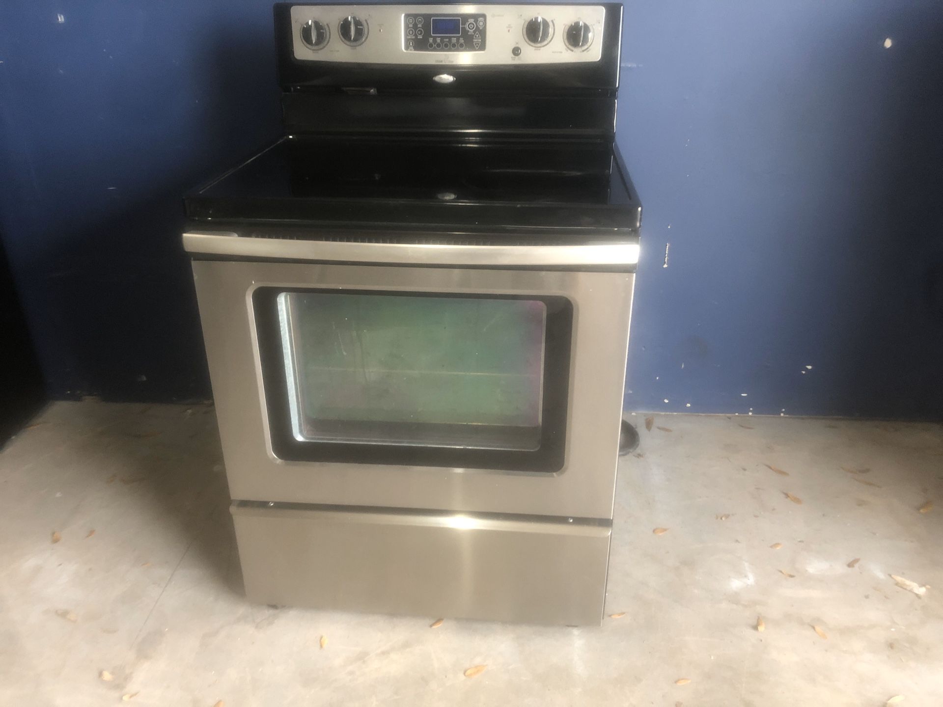 Stainless steel kitchen appliance set