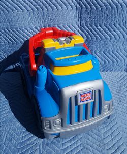 Mega Bloks Tow Truck. Like Brand New!