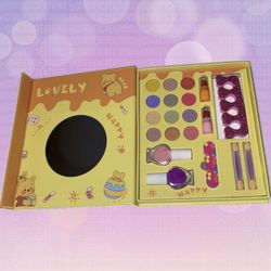 Winnie The Pooh Makeup Set