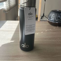 Alo Yoga Water Bottle 24 Oz BPA Free Stainless Steel