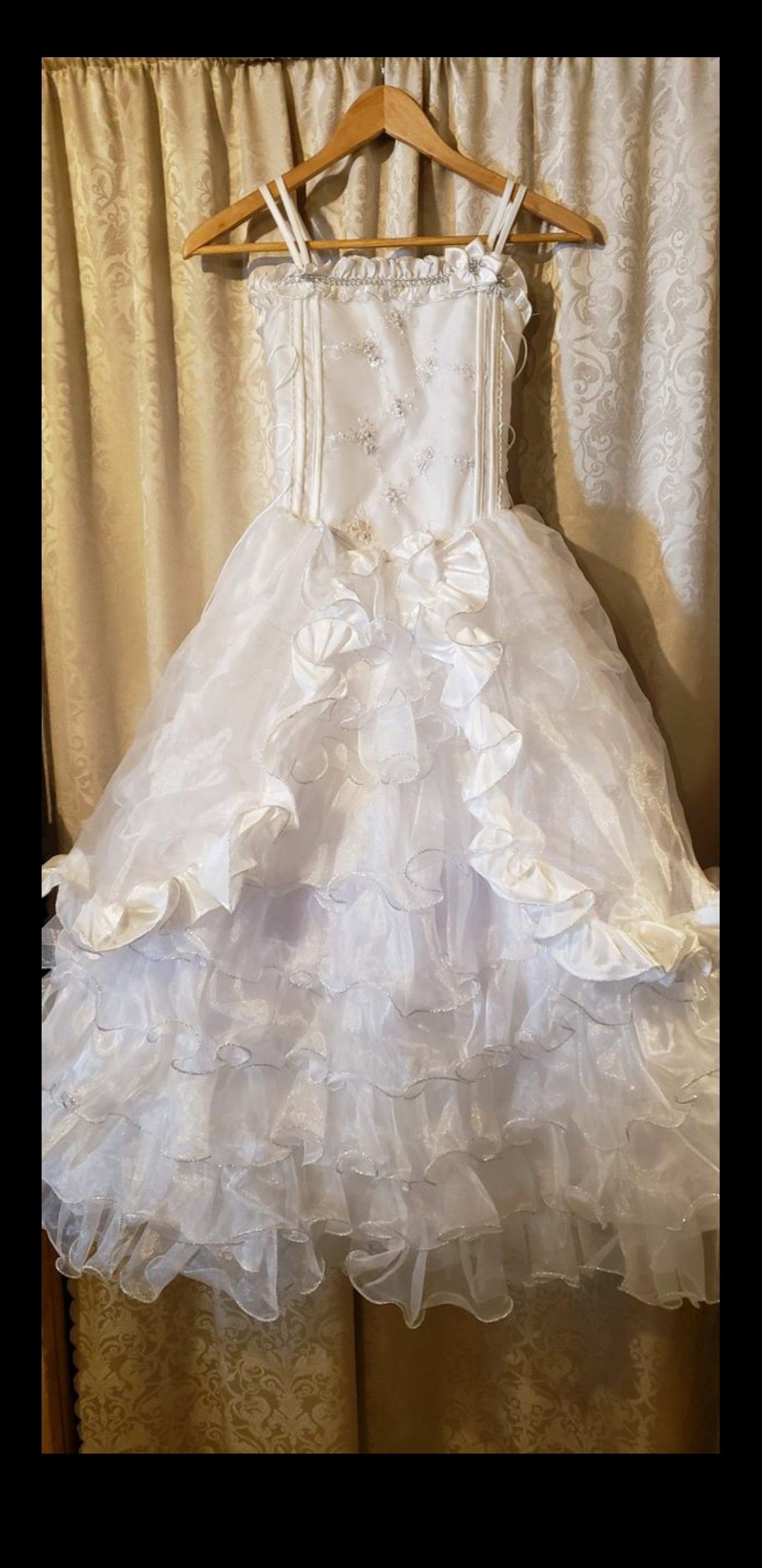 COMMUNION/FLOWER GIRL DRESS (size 10) WITH VEIL HEADBAND AND BOW(white)