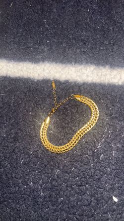 Gold bracelet