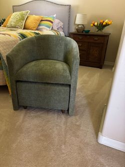 Beautiful Sitting Chair with Built In Ottoman