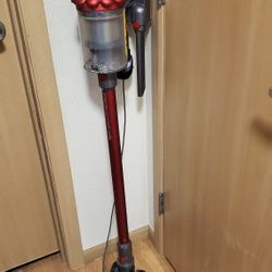 Dyson V10 Vacuum Cleaner