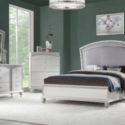 3PCS QUEEN BEDROOM SET (1 bed 1 night stand 1 dresser ) MIRROR NOT AVAILABLE  $999 DELIVER AVAILABLE  
