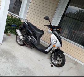 Black and White Gas Moped Scooter