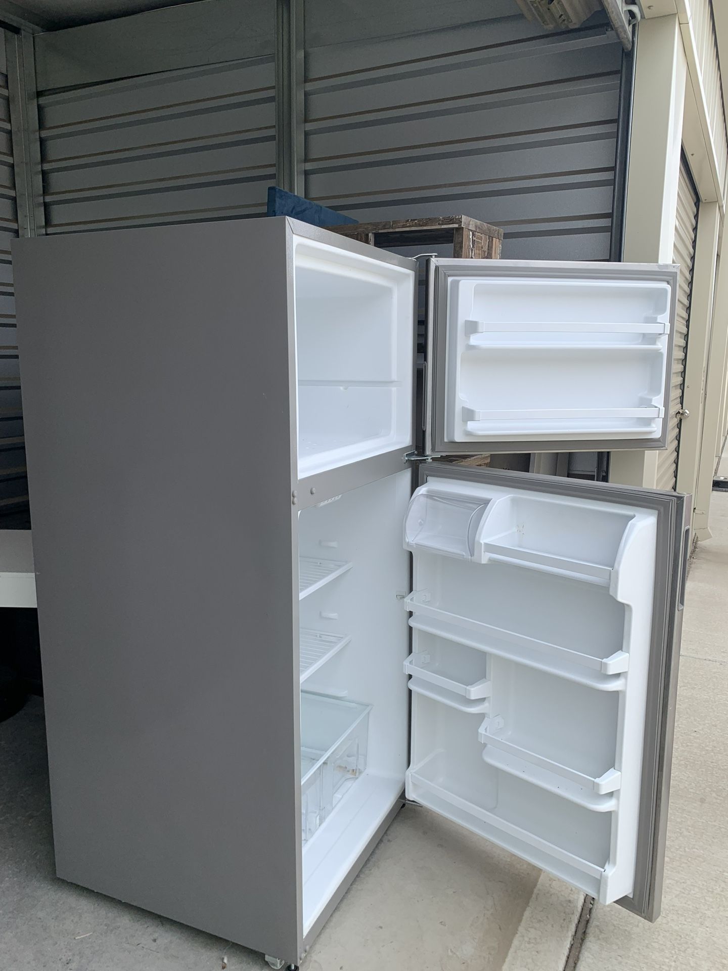 Refrigerator