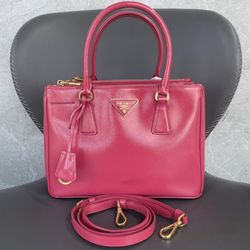 Auth Prada Pink Patent Leather Galleria 2-Way Handbag – Saffiano Collection