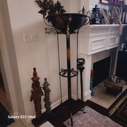 Antique Wrought Iron 🪴 Stand 