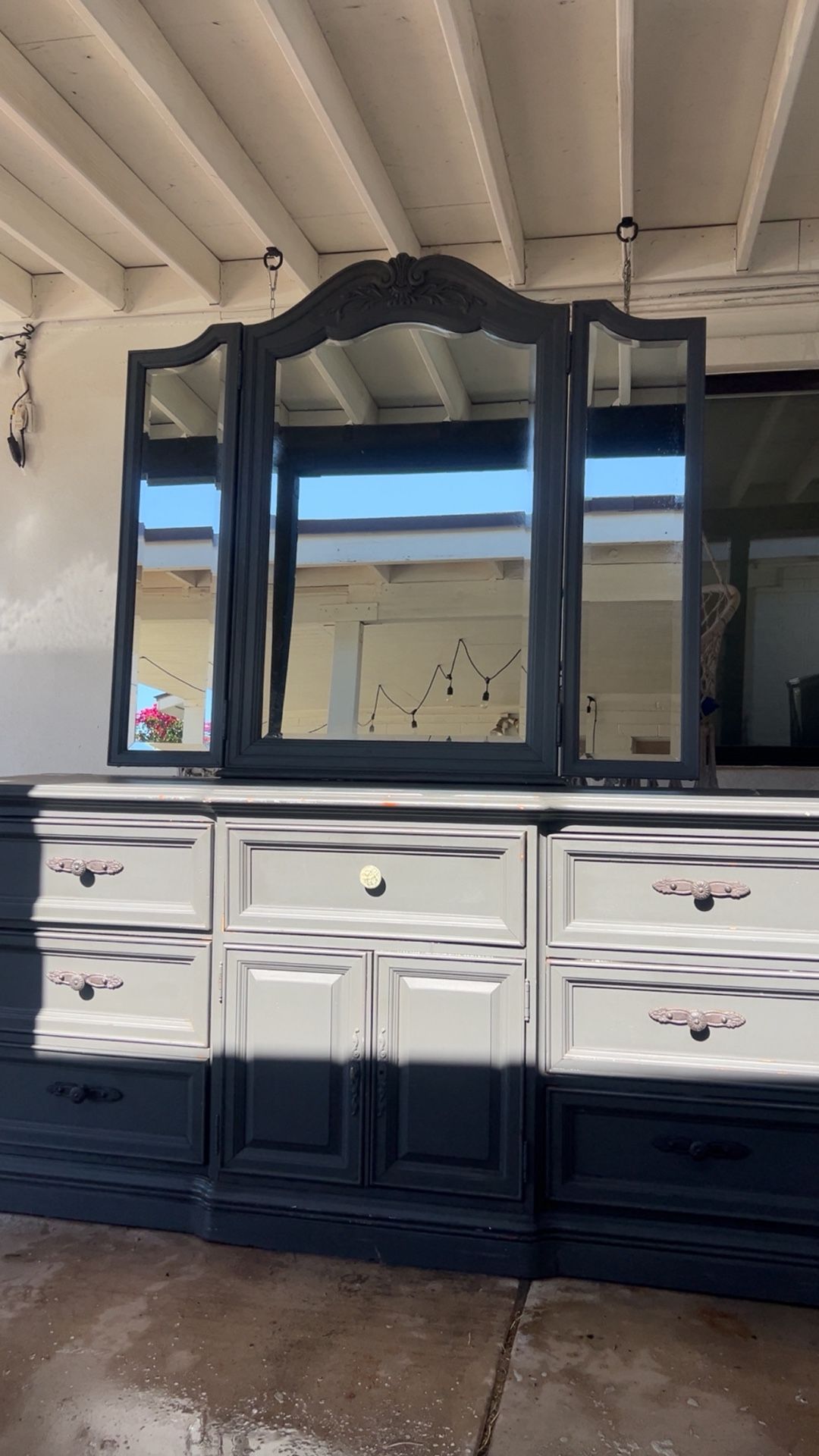 Dresser With Mirror 