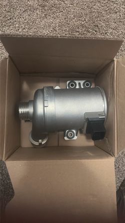 Water pump for bmw f33 fits 2016 +