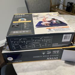 2 queen size mattress  and pump