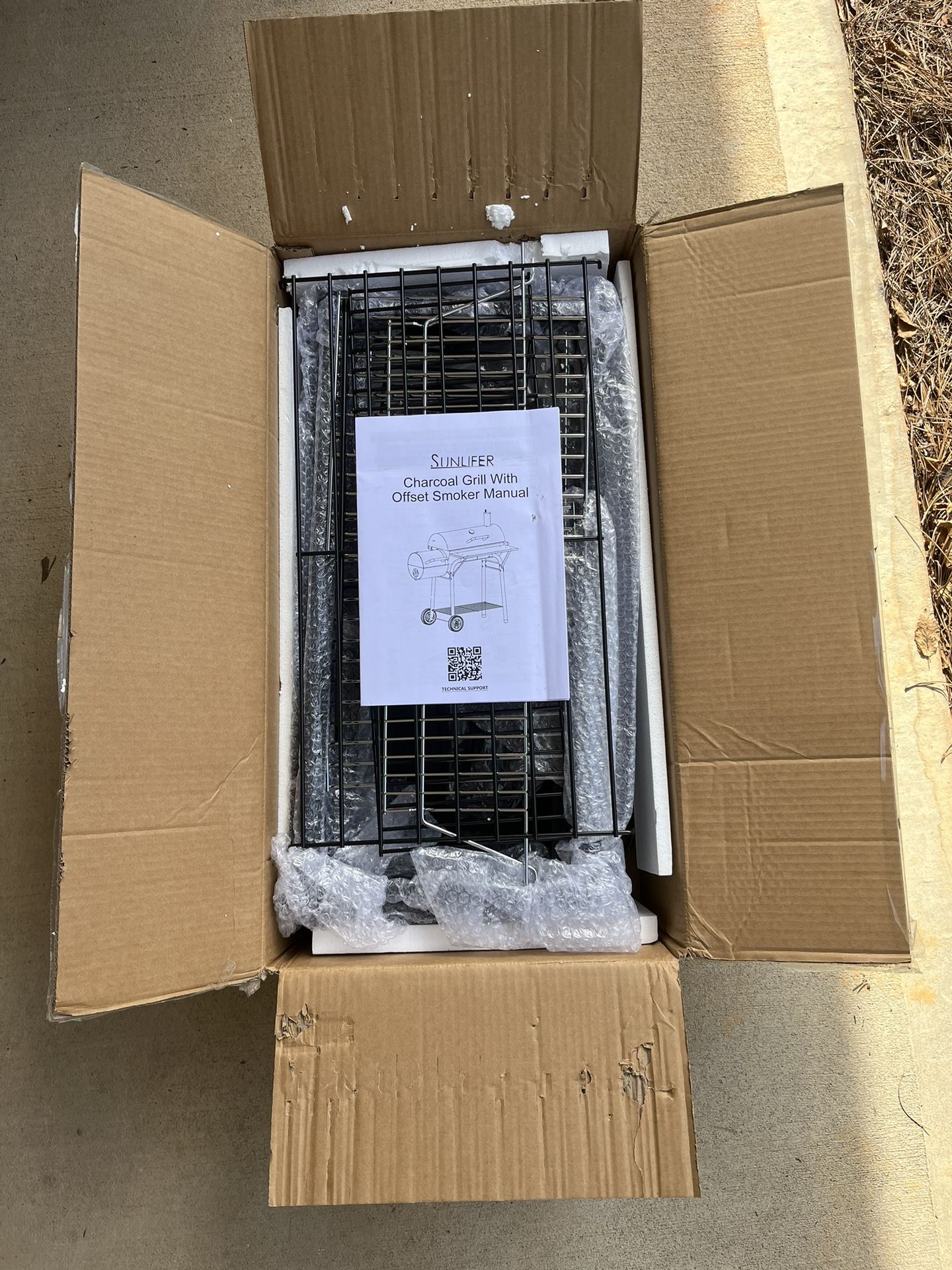 Brand New Charcoal Grill w/Offset Smoker