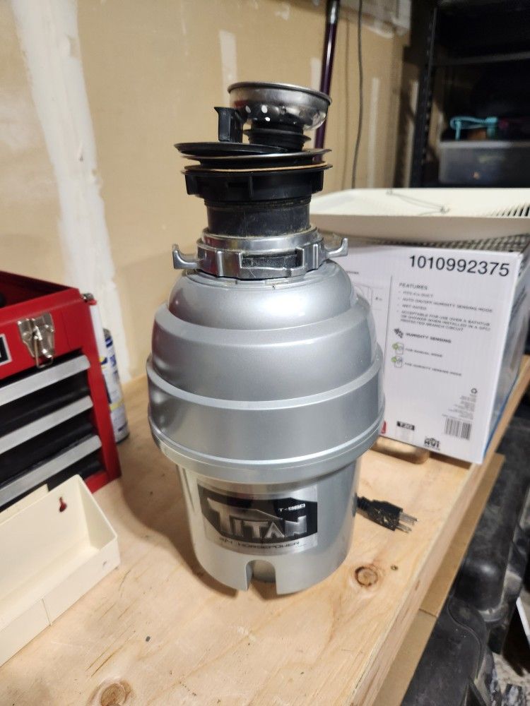 Titan ¾ Horsepower Garbage Disposal