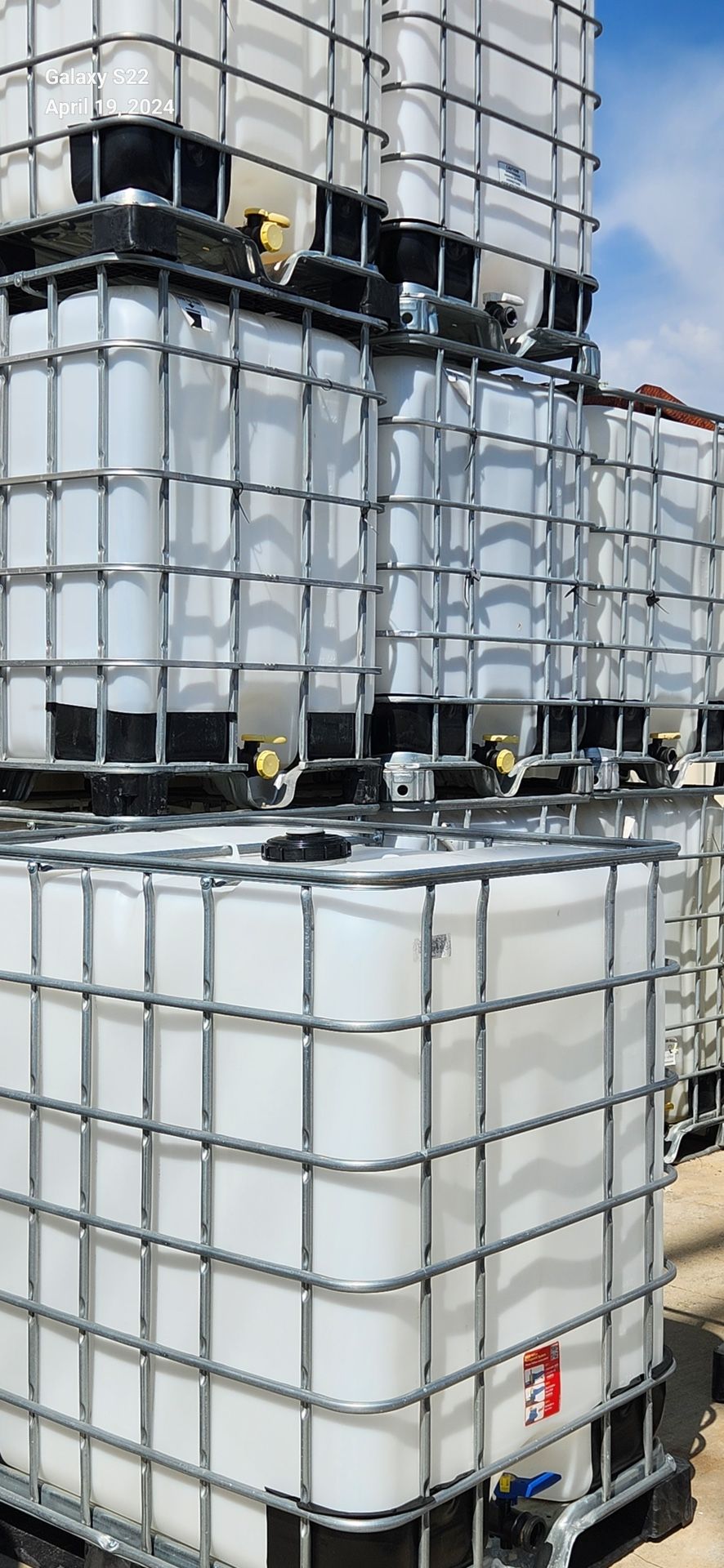 IBC Totes 330 Gallon Tote 275 Gallon Caged Water Tanks Food Grade